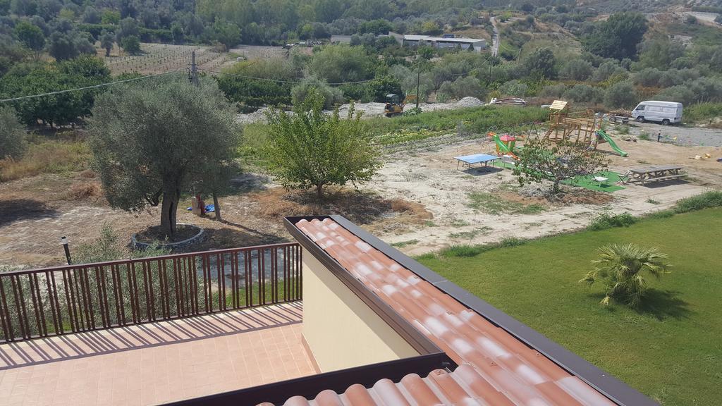 Agriturismo Donna Beatrice Bianco Exterior photo