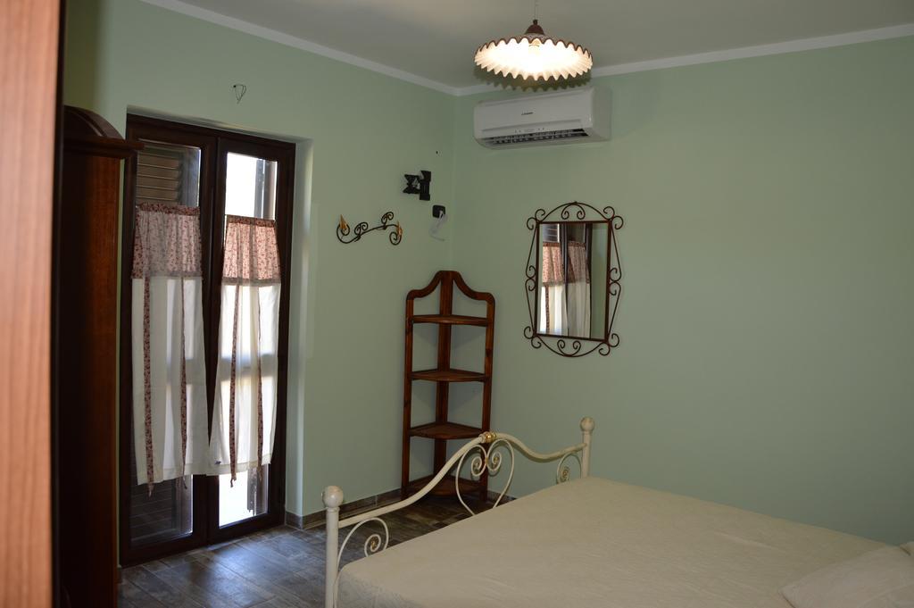 Agriturismo Donna Beatrice Bianco Room photo