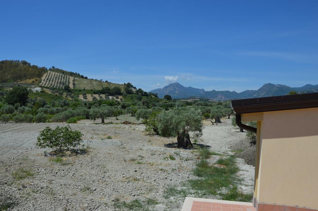 Agriturismo Donna Beatrice Bianco Exterior photo